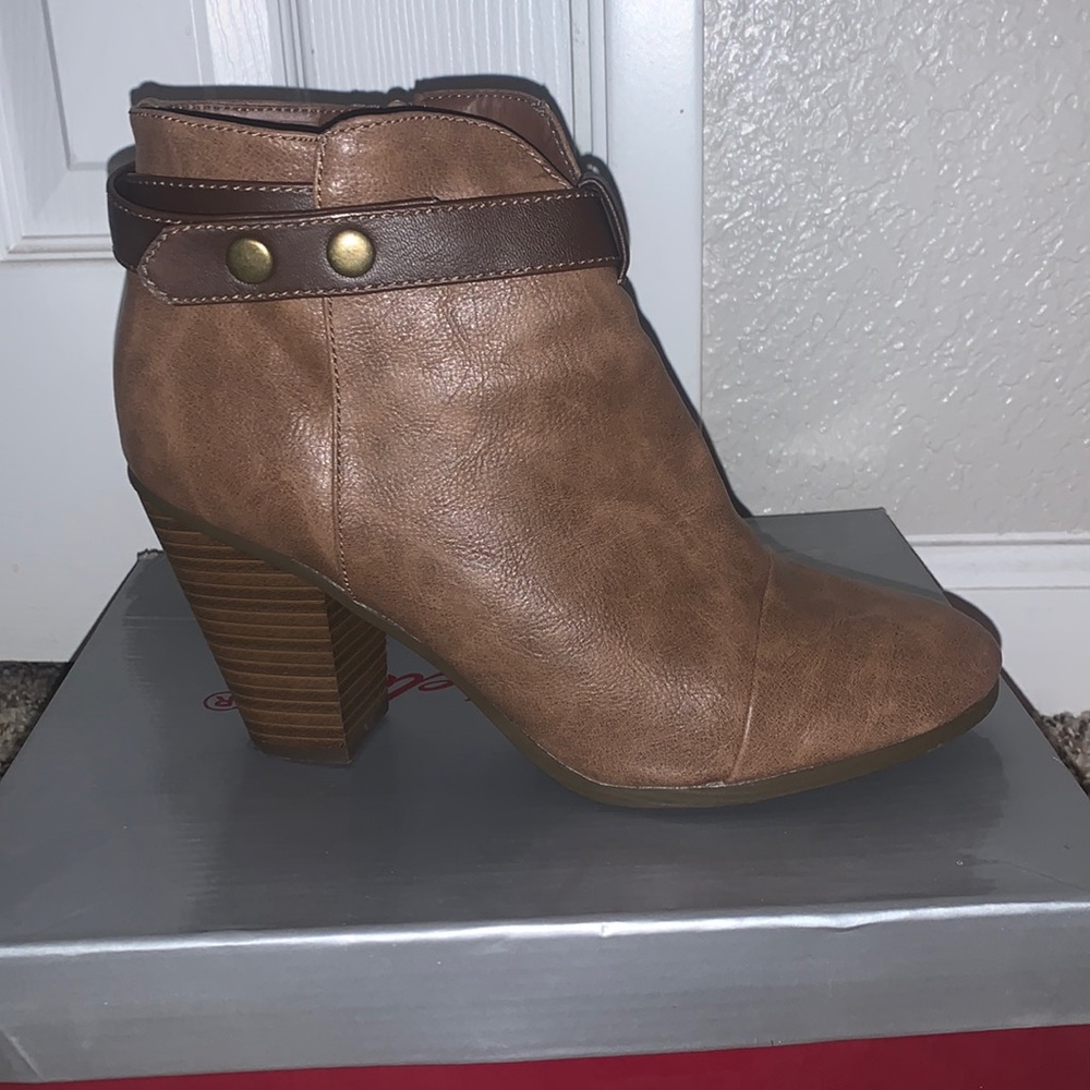 NWT heeled booties